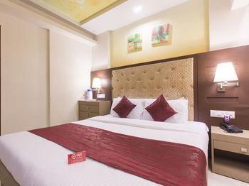 Hotel Oyo Link Road Malad Mumbai